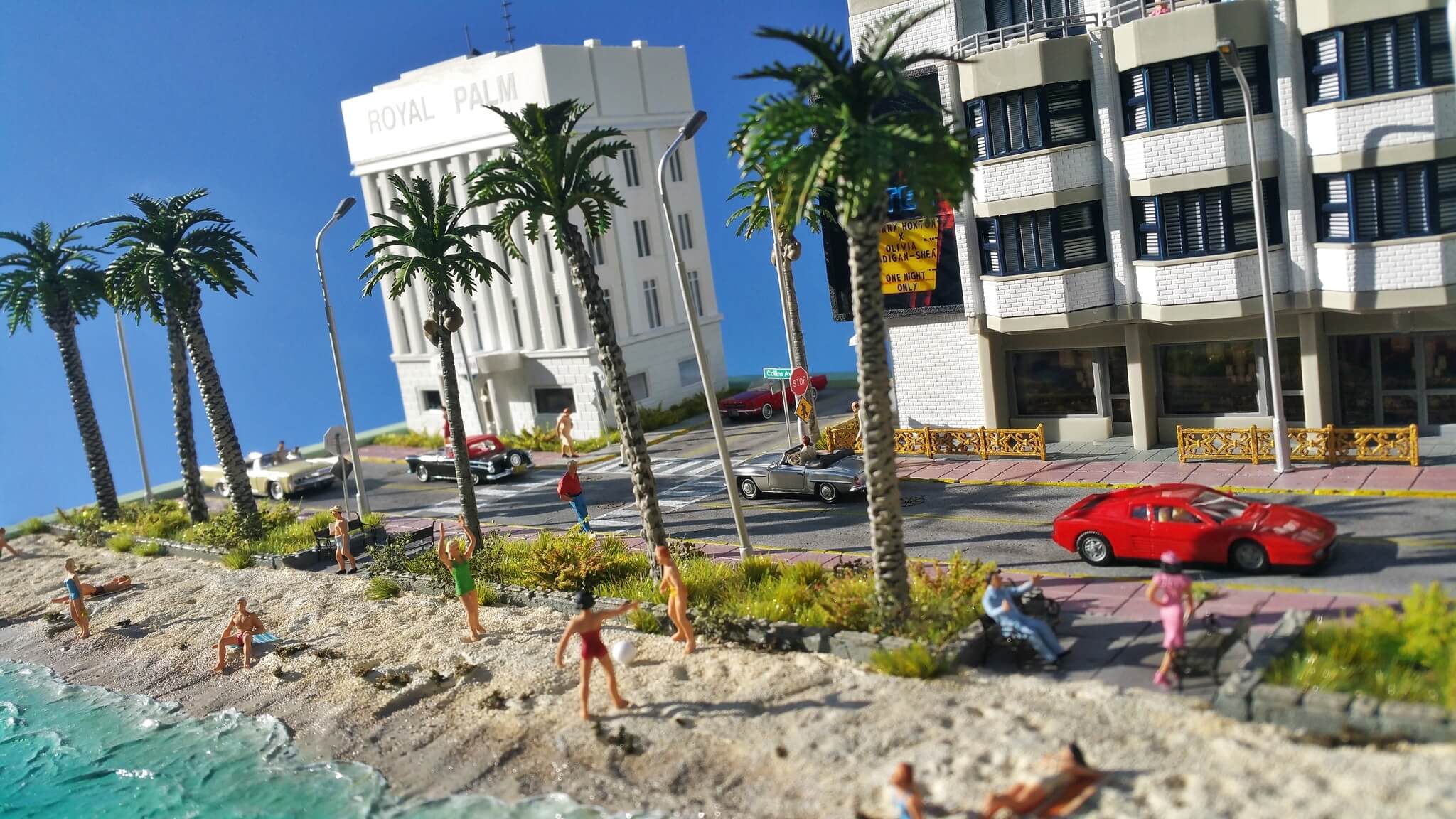 Sunbathers on Miami Beach - diorama